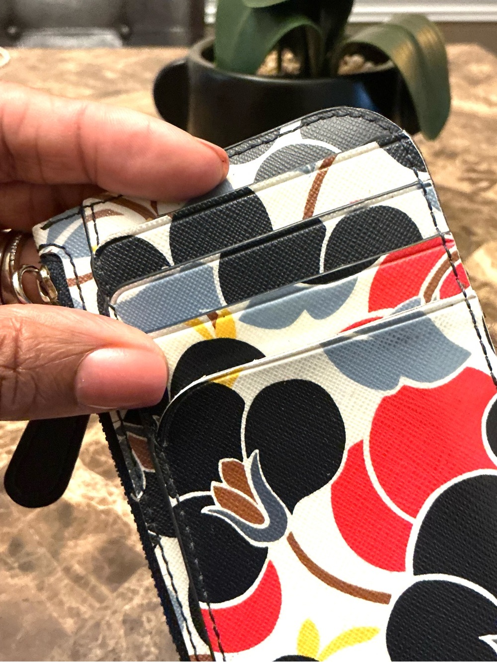 Kate Spade New York Medium L-Zip Card Holder/Wallet - Picture 4 of 6